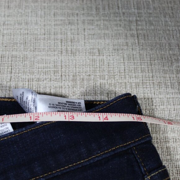 NWOT Levi's Women’s Size 10 Classic Bootcut Dark Blue Jeans - Picture 4 of 8